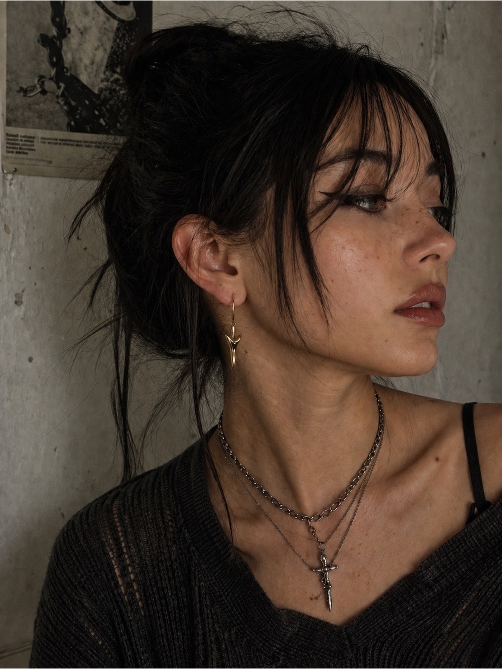 Stylized Fang Drop Earrings Gold Tone Statement Edgy Y2K Grunge